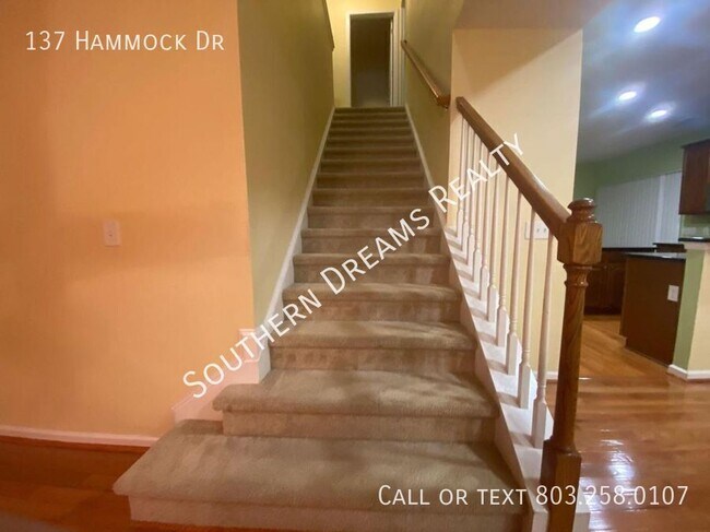 Building Photo - 137 Hammock Dr