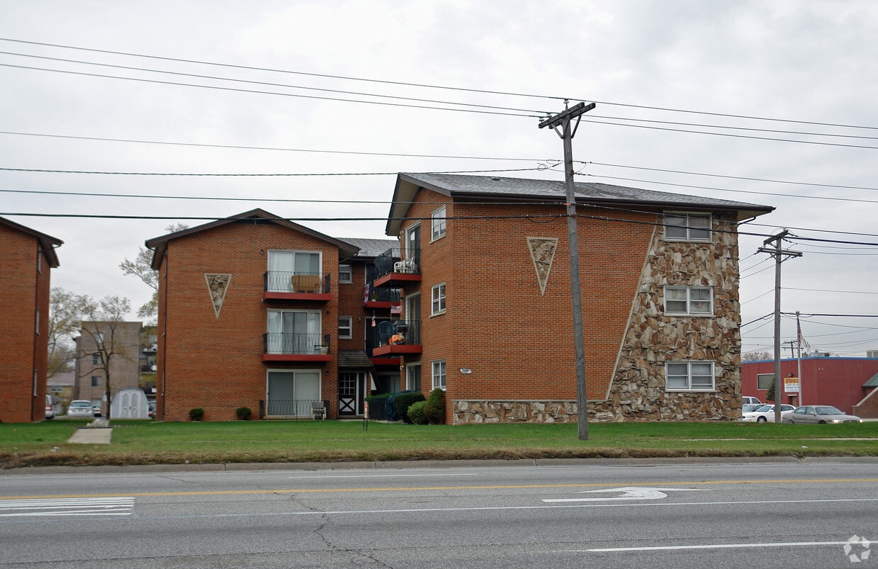 7359 W 79th St, Bridgeview, IL 60455 Apartments in Bridgeview, IL