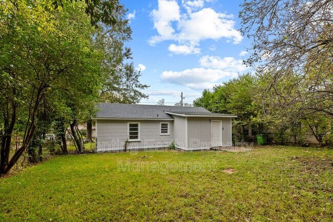 Foto del edificio - 341 Chisholm St