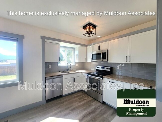 Building Photo - 4375 Millburn S