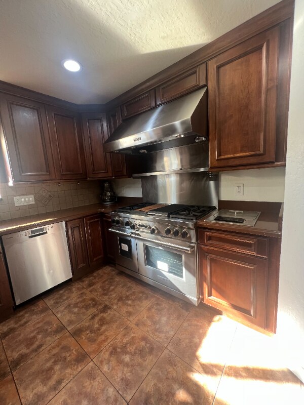Foto del edificio - 32445 Lake Barlee Ln