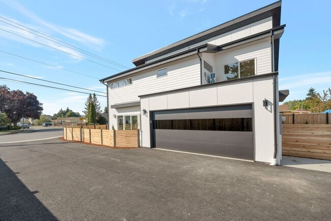 Foto del edificio - Beautiful 1 year old home in Pacific Wa