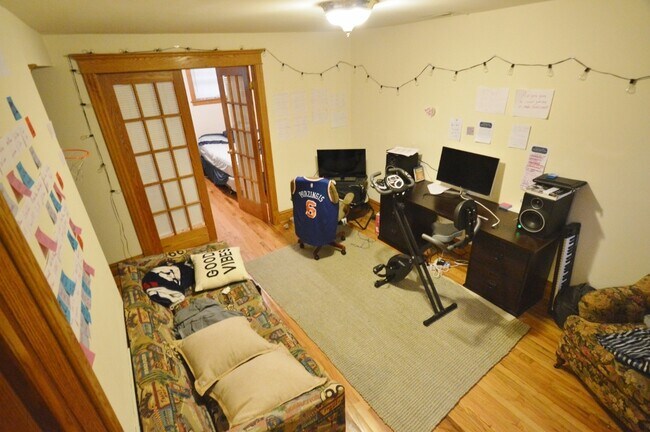 Foto del edificio - 3912 N Greenview Ave