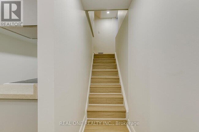 Photo du bâtiment - 655 Paragon Pl