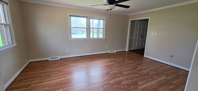 Building Photo - 1010 Damon Dr