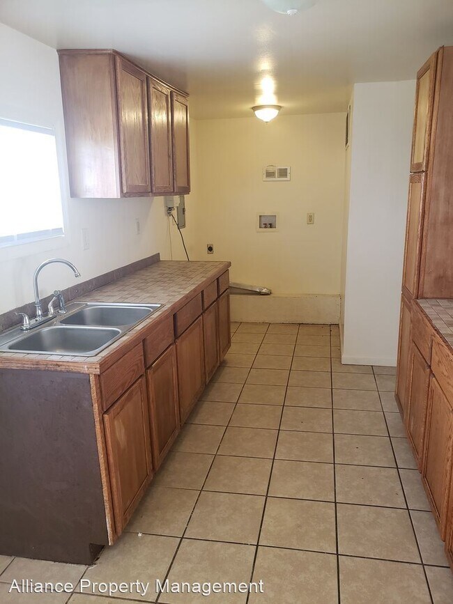 Foto del edificio - 3 br, 1 bath House - 2608 Corvalis Ave