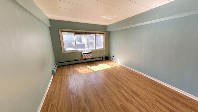 Foto del edificio - 5616 N Kenmore Ave