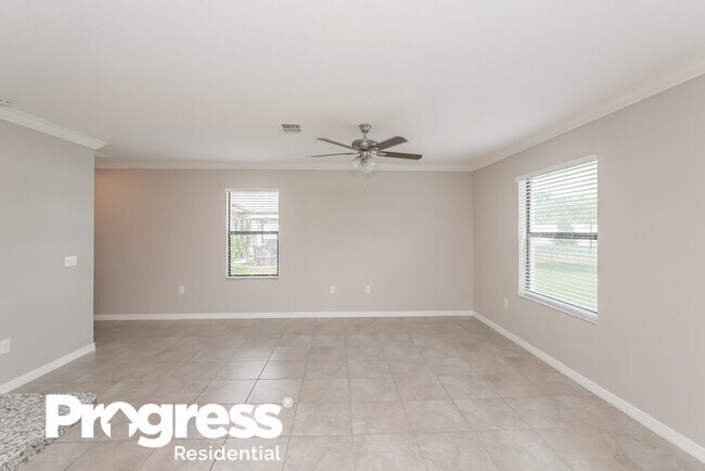 Building Photo - 14604 Crescent Rock Dr