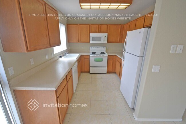 Building Photo - 6225 W Warner St