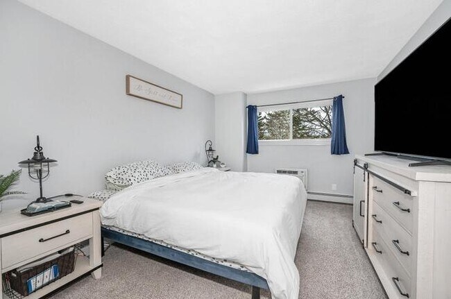 Foto del edificio - 210 Brook Village Rd