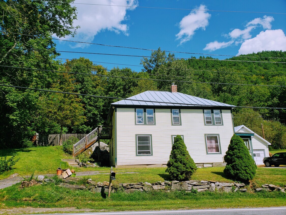 4650 Vermont Route 14, Sharon, VT 05065 Townhome Rentals in Sharon VT