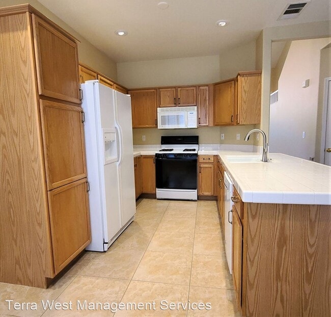 Building Photo - 3 br, 3 bath House - 7537 Costanoa St