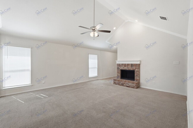 Photo - 422 Greenhaven Dr House