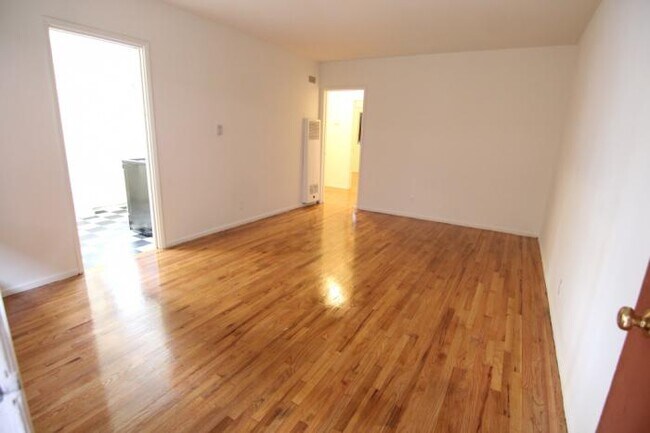 Building Photo - 1 bedroom in Los Angeles CA 90035