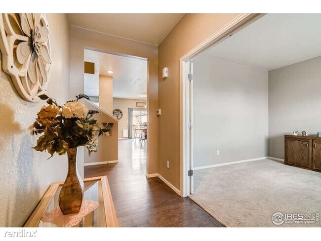 Foto del edificio - 5 br, 3 bath House - 922 Birchdale Ct