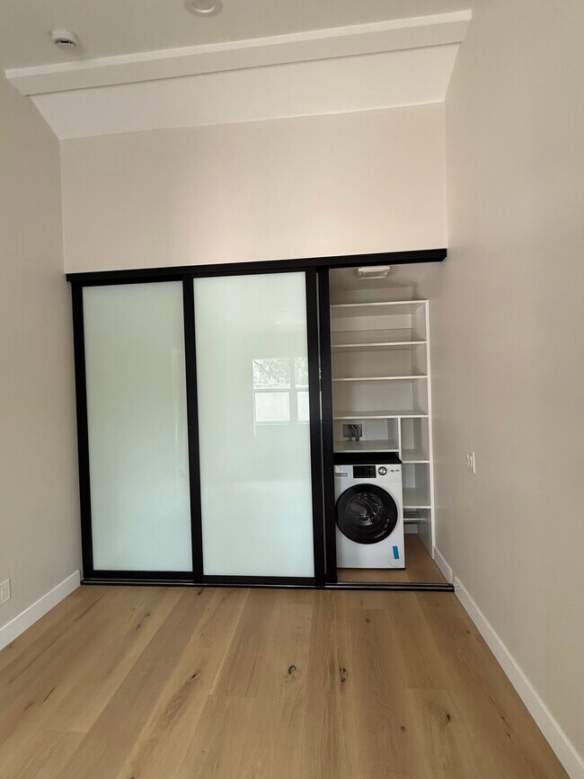 Foto del edificio - 26552 Royale Dr