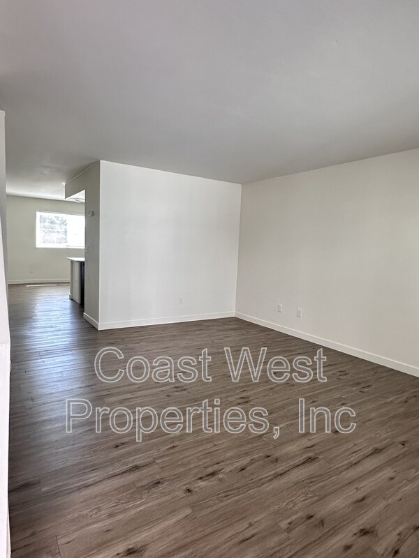 Foto del edificio - 1168 Cypress Ave