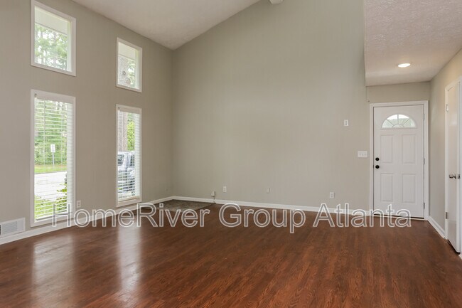 Foto del edificio - 6360 Ashdale Dr