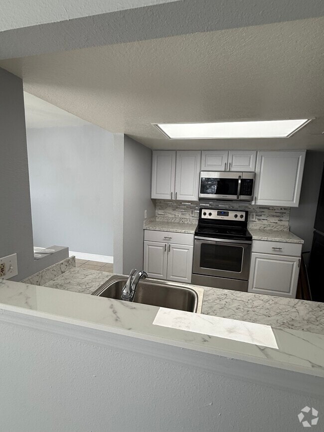 Building Photo - 649 Caribbean Dr