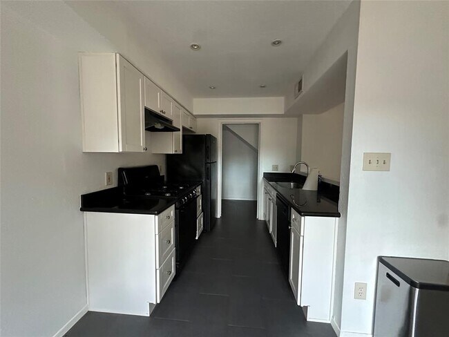 Foto del edificio - 6003 Cougar Dr