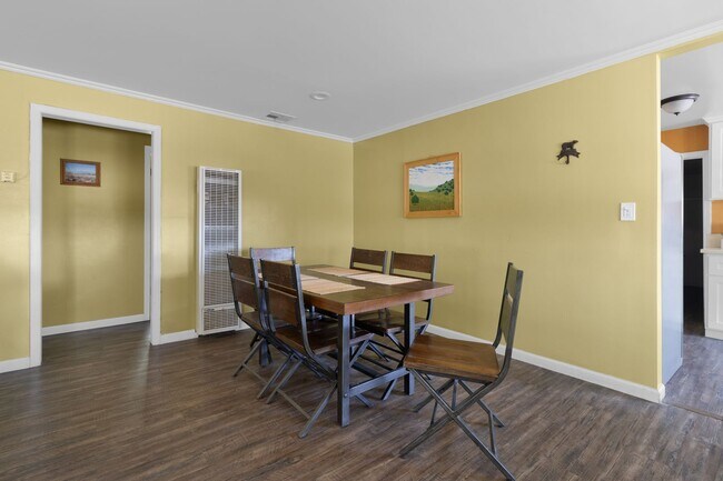 Foto del edificio - Quiet Desert Home - BONUS ROOM CONVERTING ...