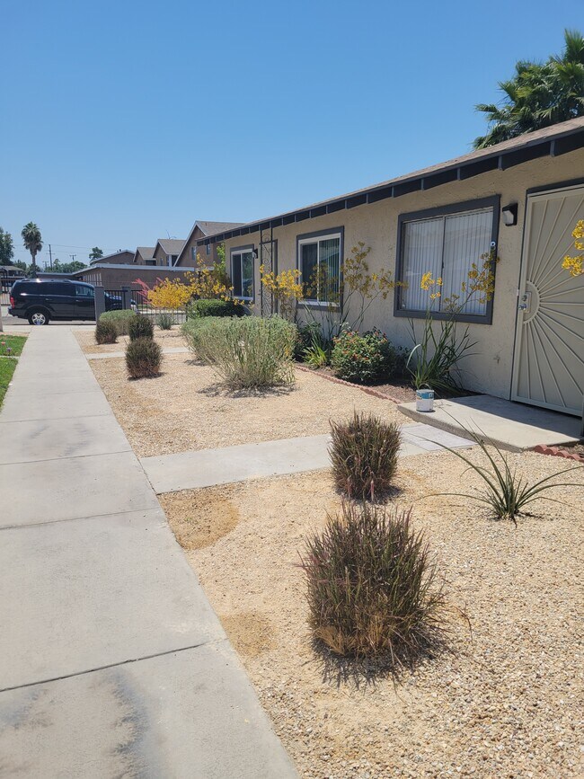 Foto del edificio - 1270 Rosalia Ave