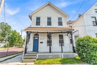 Building Photo - 3701 Chatham Ave