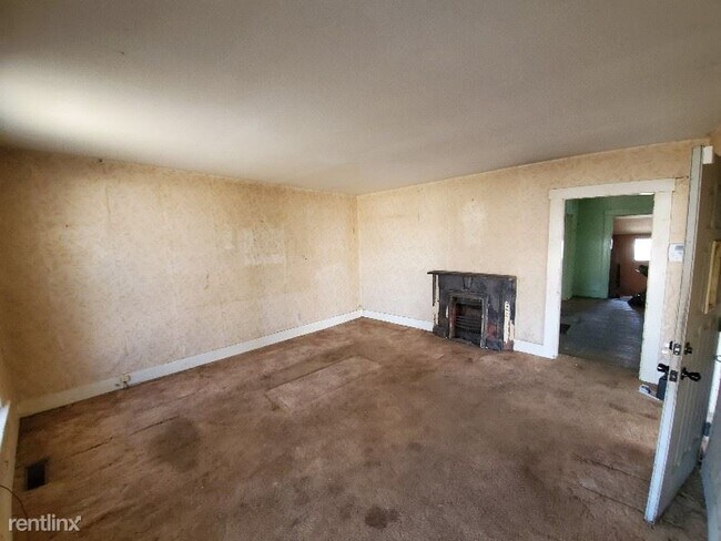 Building Photo - 2 br, 1 bath House - 1102 Broadway St A Un...