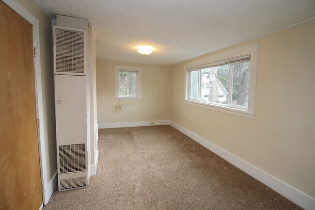 Foto del edificio - 7630 SE Woodstock Blvd