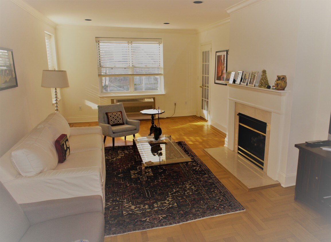 25 W Elm St, Greenwich, CT 06830 Apartments in Greenwich, CT