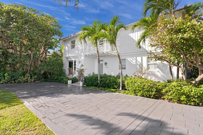 Building Photo - 7405 S Flagler Dr