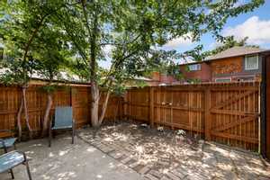 Foto del edificio - 1311 S Sable Blvd