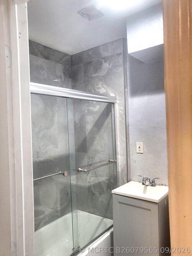 Building Photo - 6765 Rose Dr