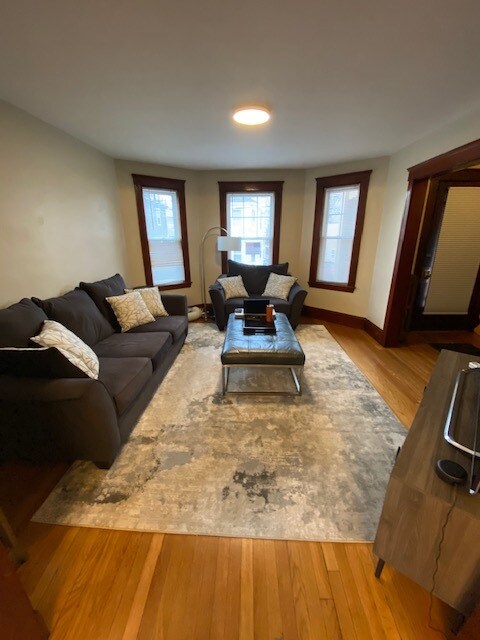 Building Photo - 354 Savin Hill Ave