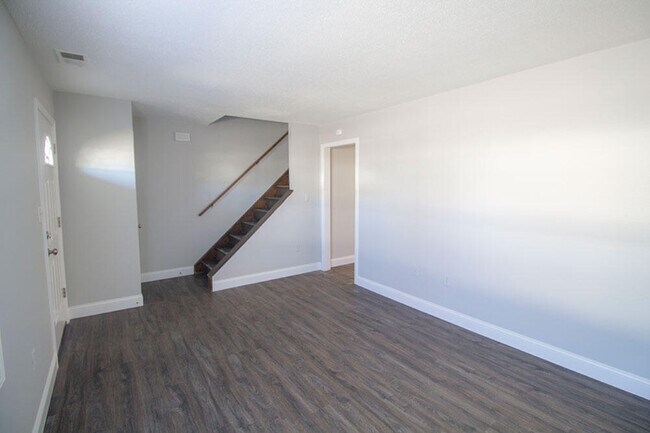 Building Photo - 4600 W Millbrook Dr