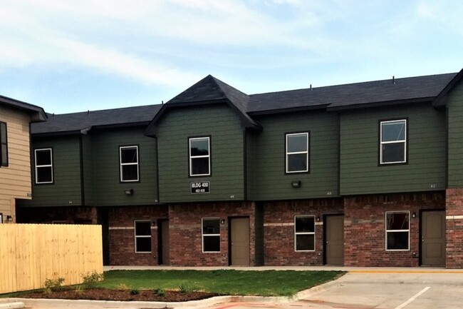 Foto del edificio - Longhorn Townhomes