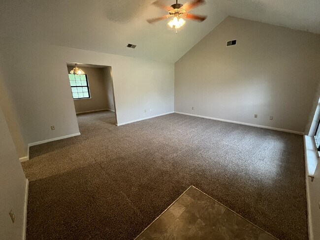 Foto del edificio - House for Rent