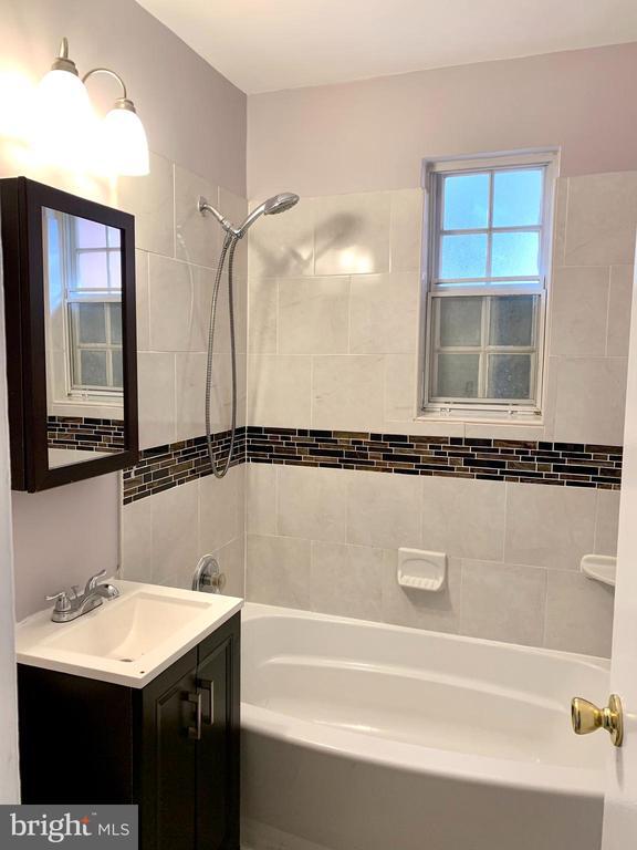 Building Photo - 2900 Peyton Randolph Dr