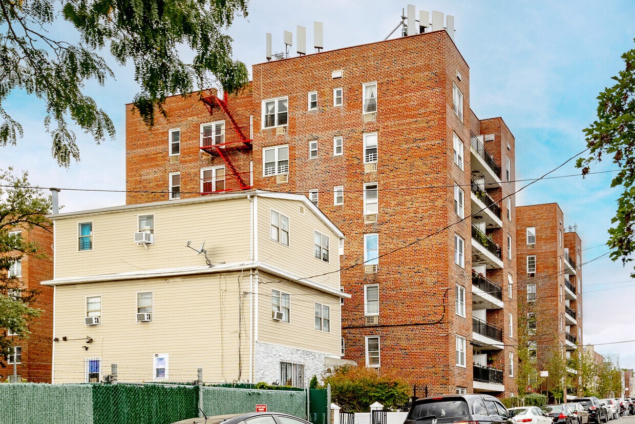 8470 129th St, Kew Gardens, NY 11415 Apartments in Kew Gardens, NY