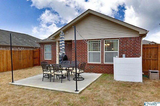 Building Photo - 123 BrookLawn Dr