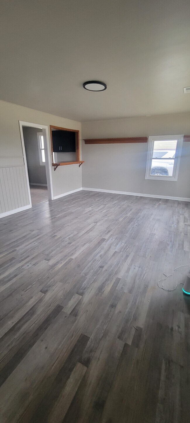 Foto del edificio - 235 Indianwood Blvd