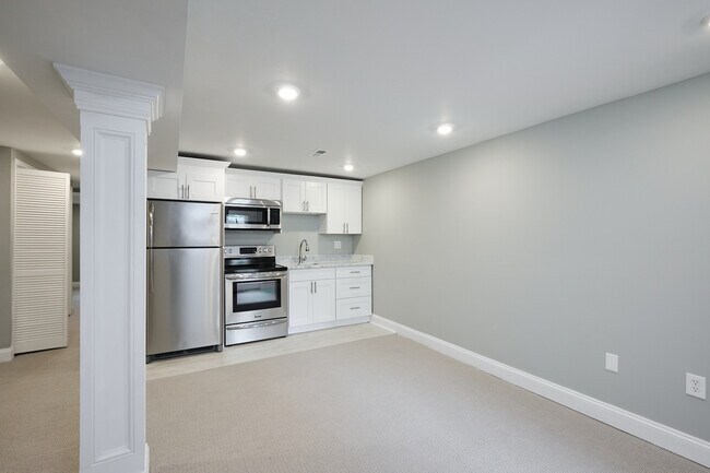 Foto del edificio - 811 Decatur St NW