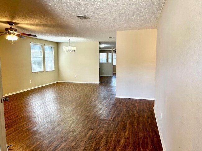 Foto del edificio - 3516 Clydesdale Dr