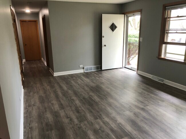 Foto del edificio - 1671 Howard Ave