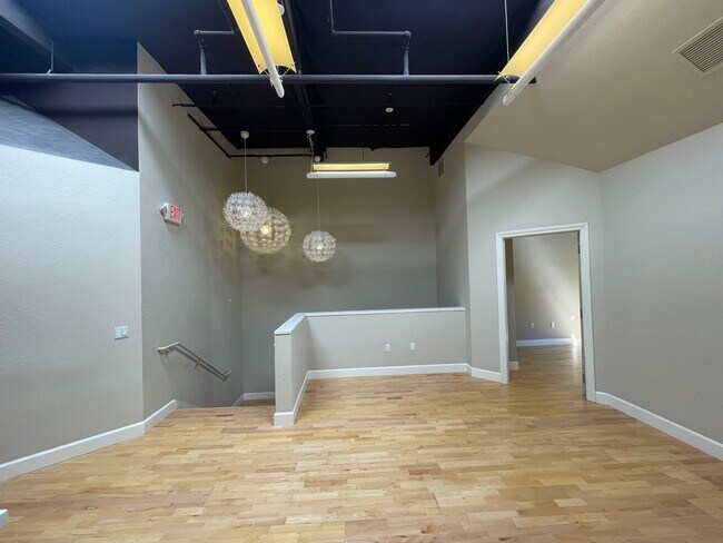 Foto del edificio - LOS GATOS - DOWNTOWN LOFT RESIDENCE