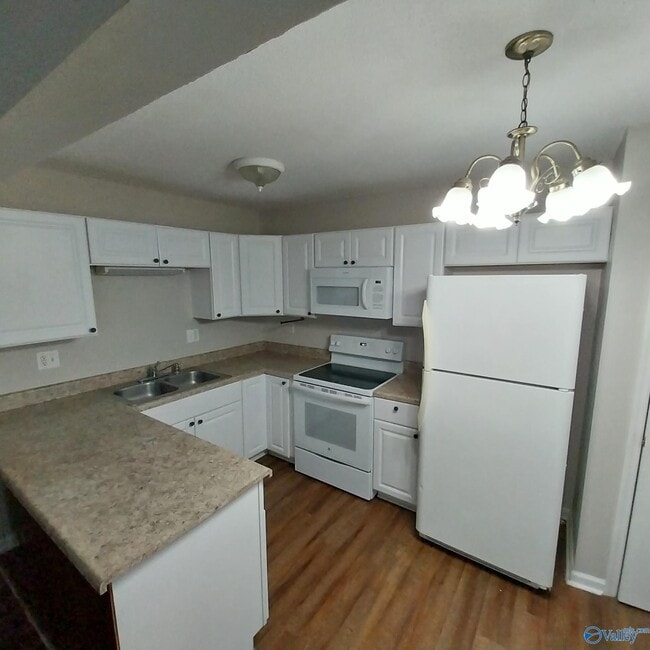 Building Photo - 12009 Sugar Mill Cir