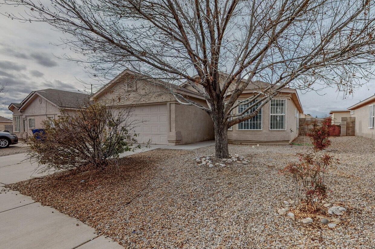1615 Dona Arcelia St SW, Albuquerque, NM 87121 House for Rent in