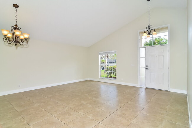 Foto del edificio - 22457 Middletown Dr