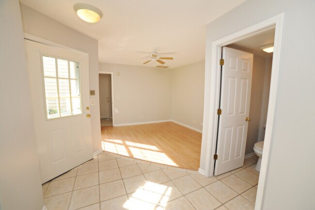 Building Photo - 10 Whitman Dr