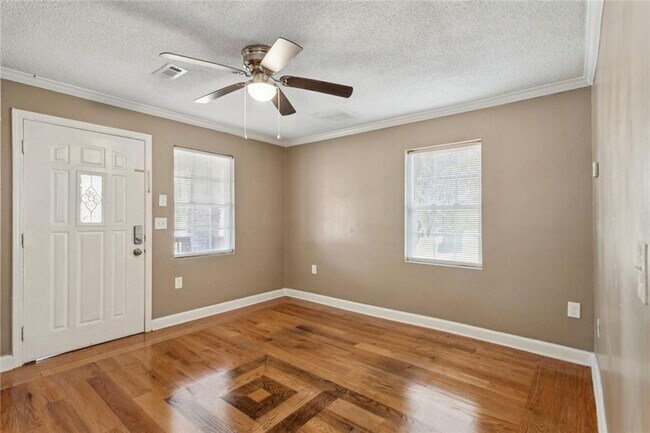 Foto del edificio - 891 N Eugenia Pl NW